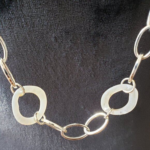 Women Fashion Silver Tone Oval Resin Link Chain Long Necklace with Lobster Clasp - Picture 6 of 6